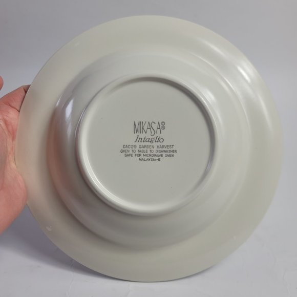 TWO Mikasa Intaglio Garden Harvest Rim Soup Bowls Fruit and Leaves on Rim - Picture 13 of 13